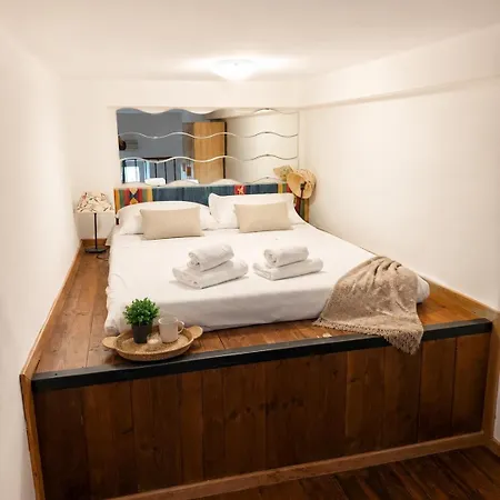 Domus Lupa Apartment *